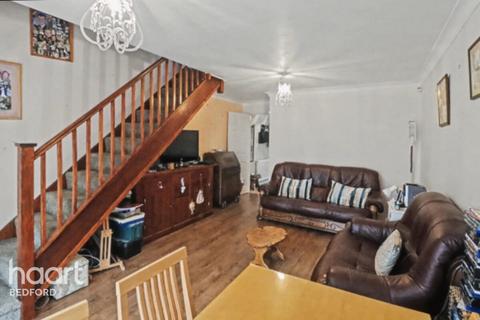 2 bedroom terraced house for sale, The Hawthorns, Bedford