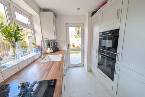 undefined, Gillingstool, Thornbury