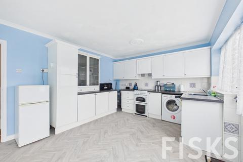 4 bedroom detached house for sale, Meynell Avenue, Canvey Island, SS8