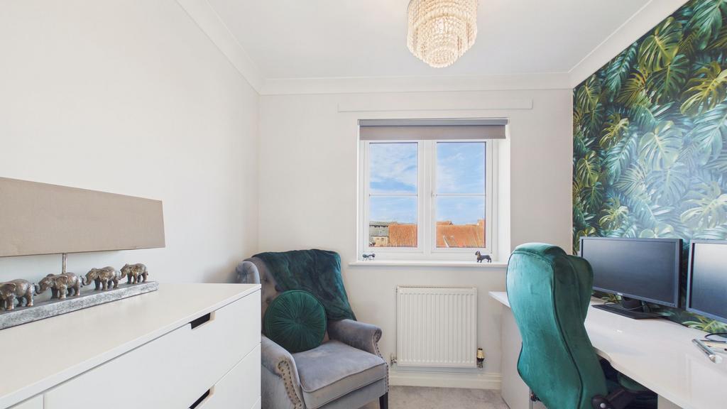Bedroom/Office