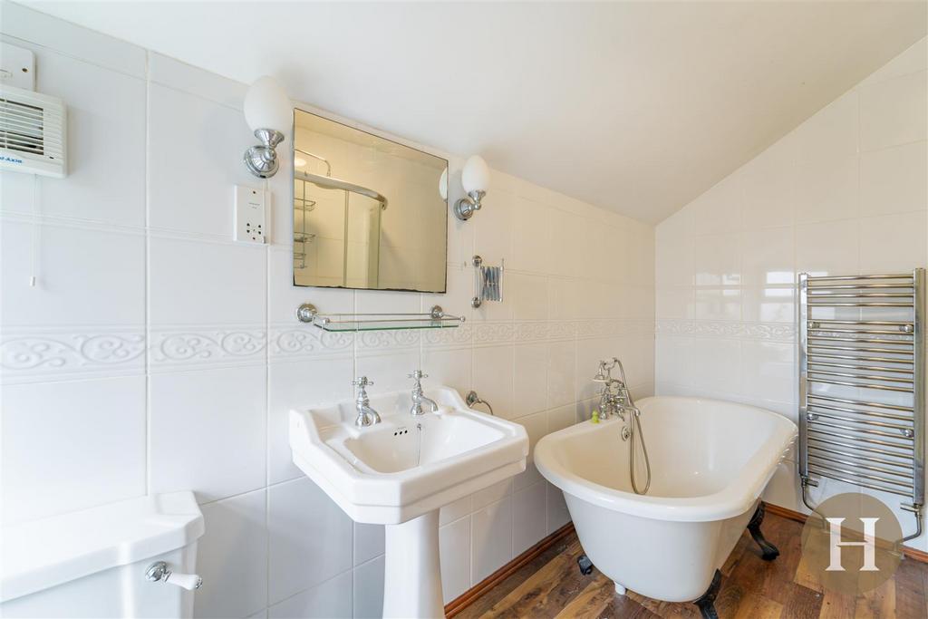 Hadleigh Estate Agents-24.jpg