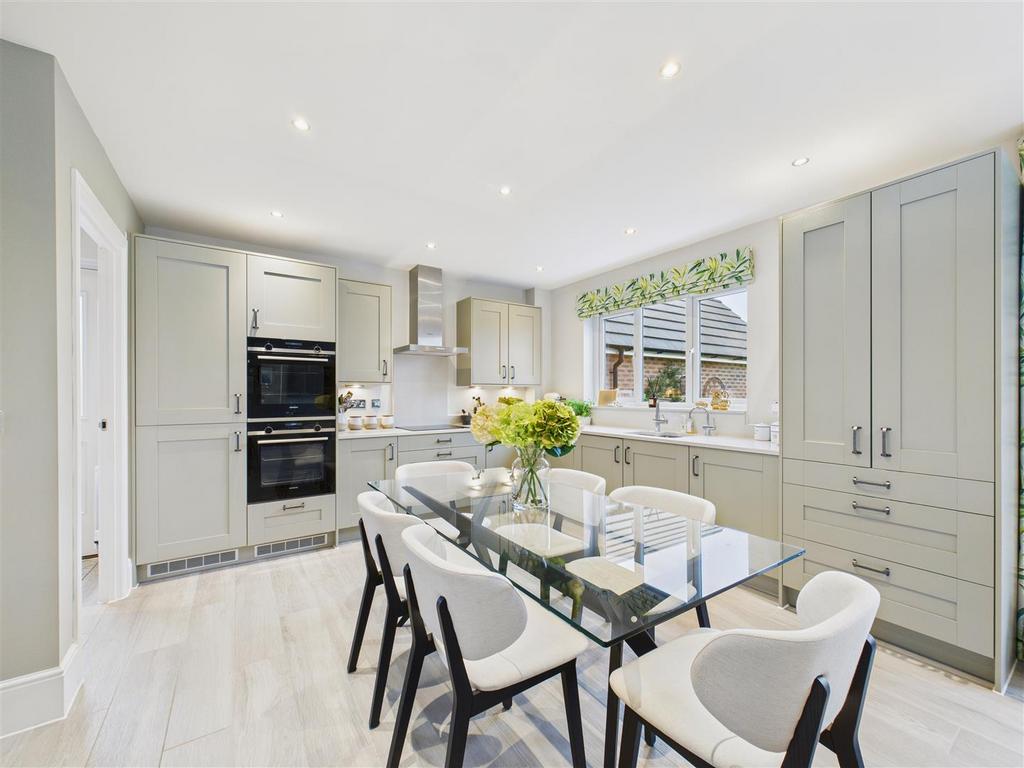 Kitchen/Dining Area