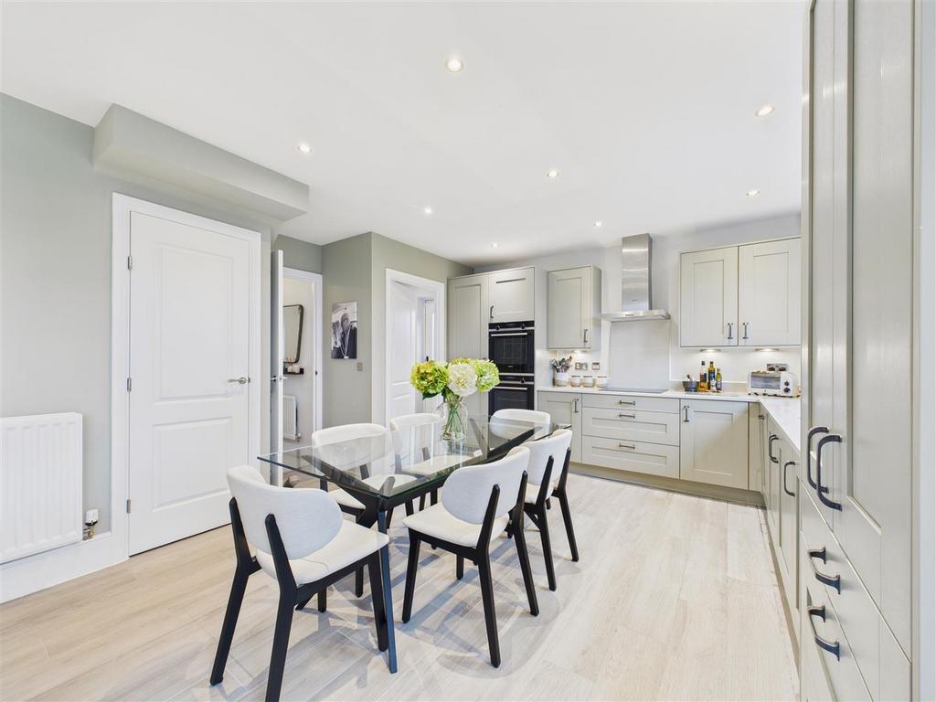 Kitchen/Dining Area