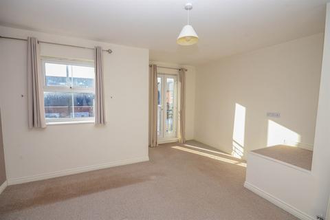 2 bedroom terraced house to rent, Hutton Row, South Shields