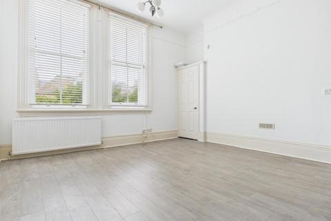 1 bedroom flat to rent, First Avenue, Hove