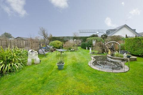 6 bedroom detached house for sale, Havant Road, Hayling Island