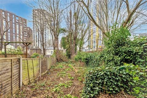 2 bedroom maisonette for sale, Lewisham Road, London
