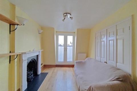 1 bedroom flat for sale, Jackson Road, London