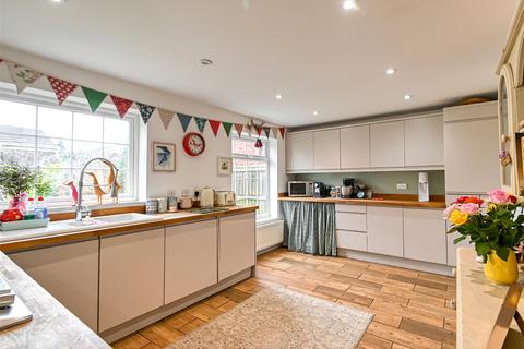 4 bedroom detached house for sale, 8 Wyke Way, Shifnal