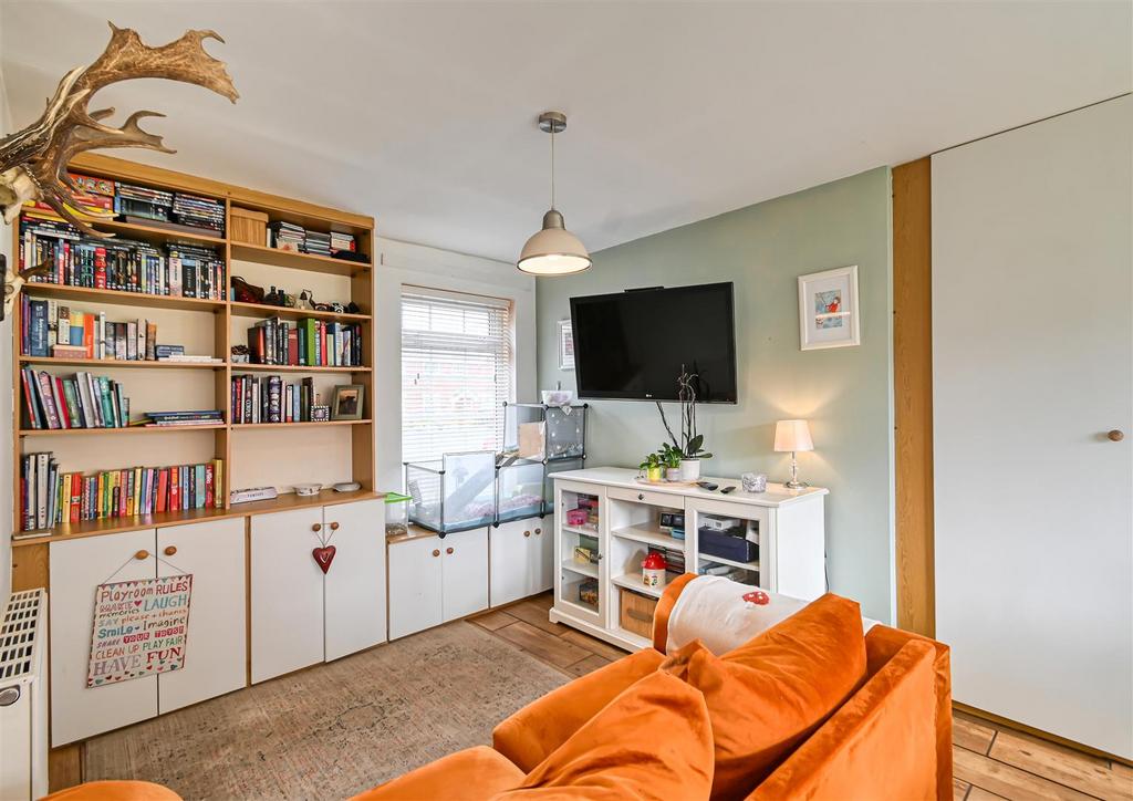 8 Wyke Way-4.jpg
