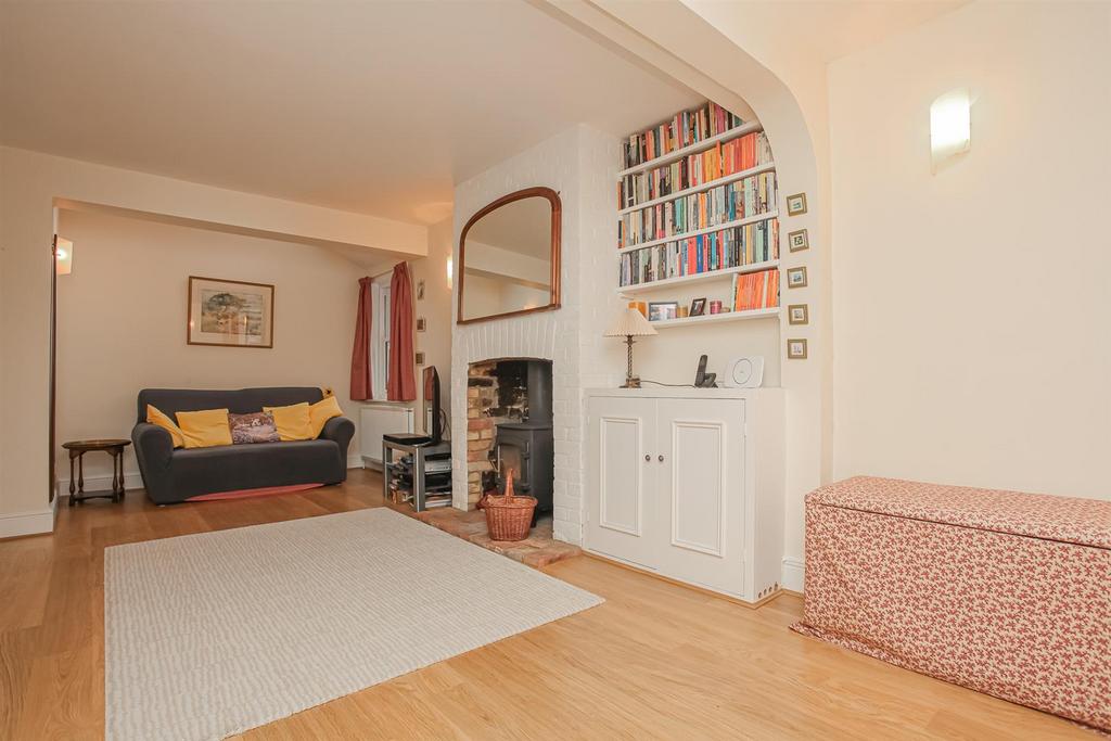Living Room 4.jpg