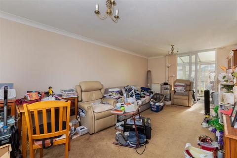 4 bedroom end of terrace house for sale, High Street, Langley, Slough