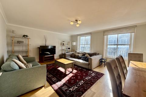 3 bedroom flat to rent, Earls Court Road, London, SW5