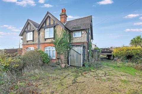 3 bedroom semi-detached house for sale, Gosbecks Road, COLCHESTER