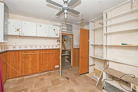 3 bedroom semi-detached house for sale, Gosbecks Road, COLCHESTER