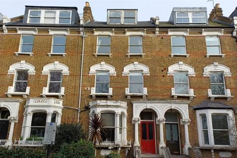 3 bedroom flat for sale - Petherton Road, LONDON