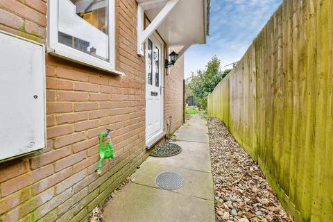 2 bedroom end of terrace house for sale, Park Farm Close, Henlow