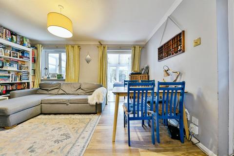 2 bedroom end of terrace house for sale, Park Farm Close, Henlow