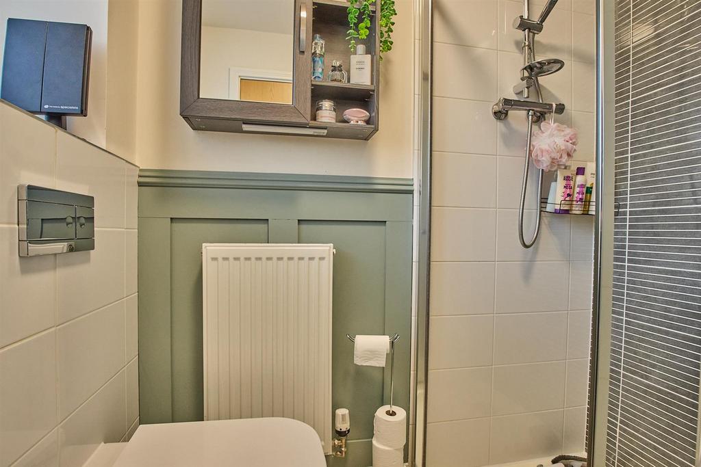 En-suite Shower