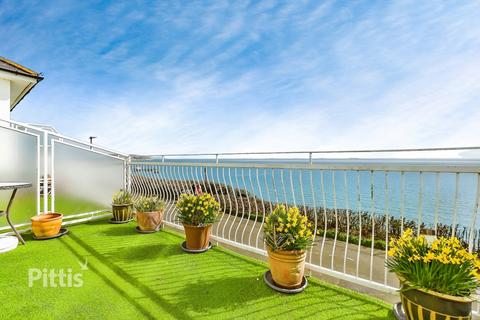 2 bedroom apartment to rent, Cliff Road Sandown PO36