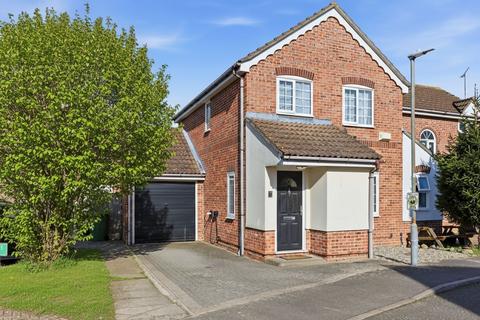 3 bedroom semi-detached house for sale, Sussex Way, Billericay, CM12