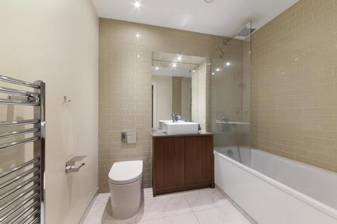 3 bedroom apartment to rent, Talisman Tower, Lincoln Plaza, London, E14