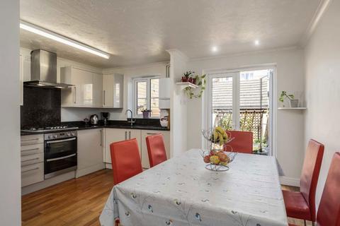 undefined, Mast House Terrace, London E14