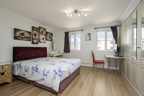 undefined, Mast House Terrace, London E14