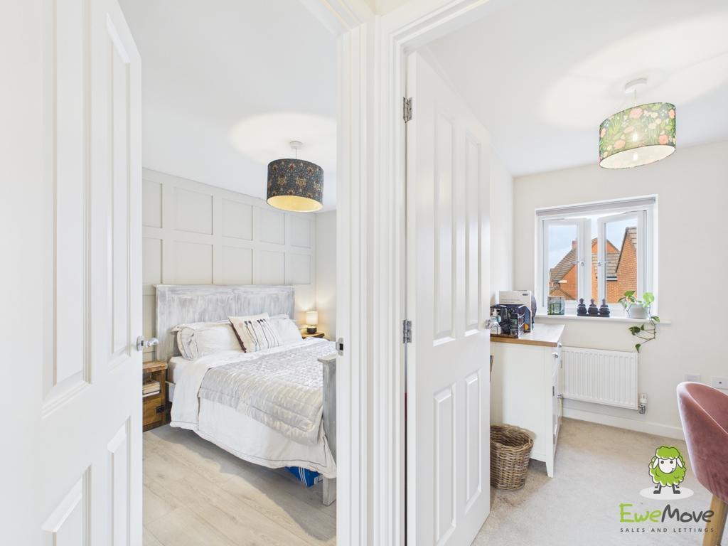 Ewe Move Estate Agents Basingstoke - Bye Crescent -