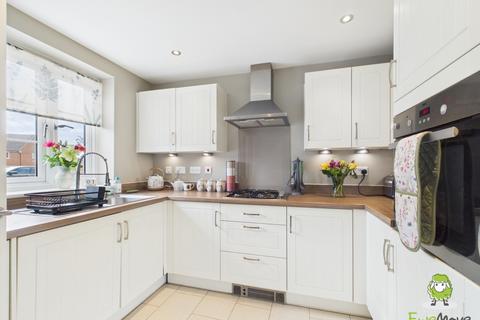 3 bedroom end of terrace house for sale, BYE CRESCENT, BASINGSTOKE, RG24