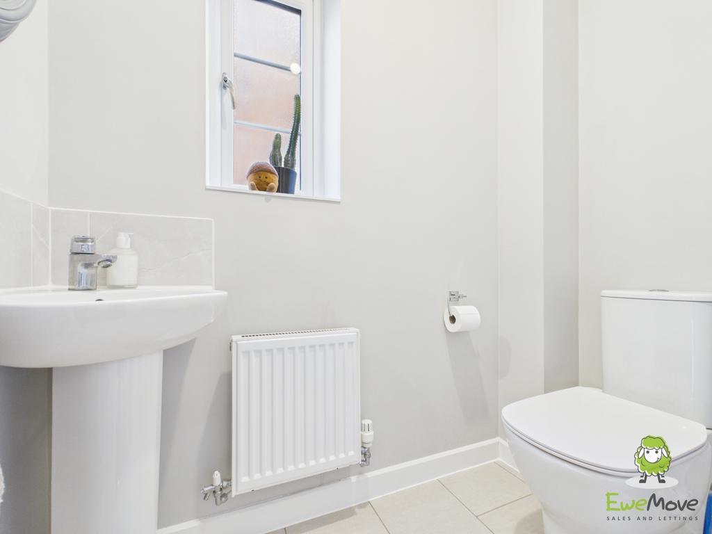 Ewe Move Estate Agents Basingstoke - Bye Crescent -