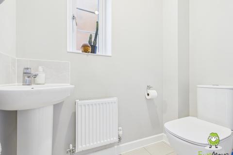 3 bedroom end of terrace house for sale, BYE CRESCENT, BASINGSTOKE, RG24