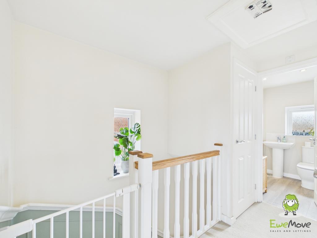 Ewe Move Estate Agents Basingstoke - Bye Crescent -