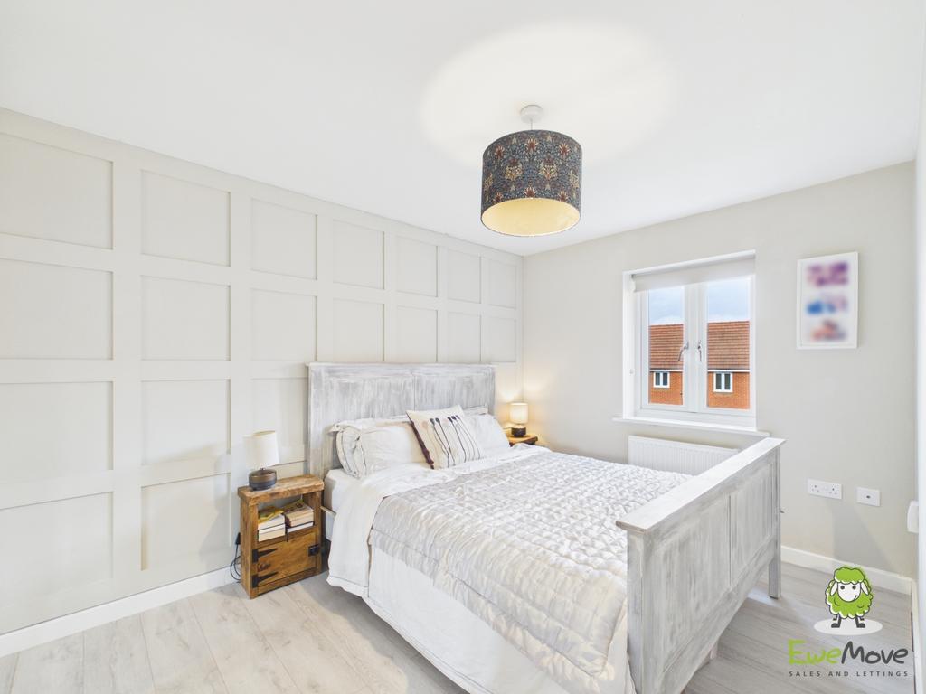 Ewe Move Estate Agents Basingstoke - Bye Crescent -
