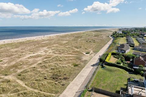 3 bedroom chalet for sale, Green Lane, Kessingland, Lowestoft