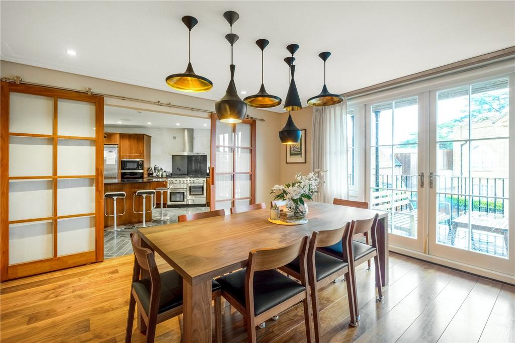 Sitting/Dining Room
