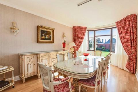 4 bedroom semi-detached house for sale, Dobree Avenue, Dollis Hill NW10