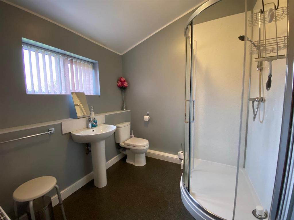 Shower Room.jpg