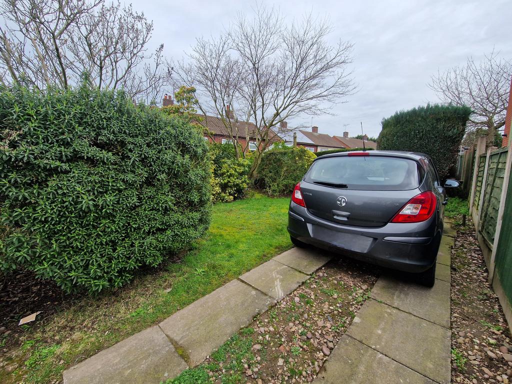 Parking to rear of garden
