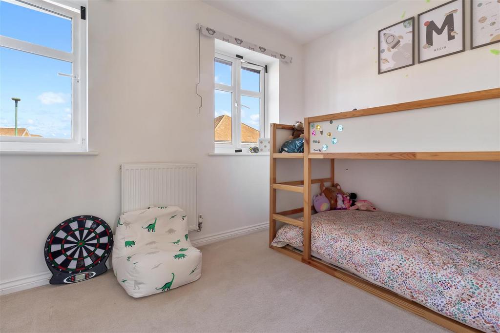 17 Oaksheath Gardens-009.jpg