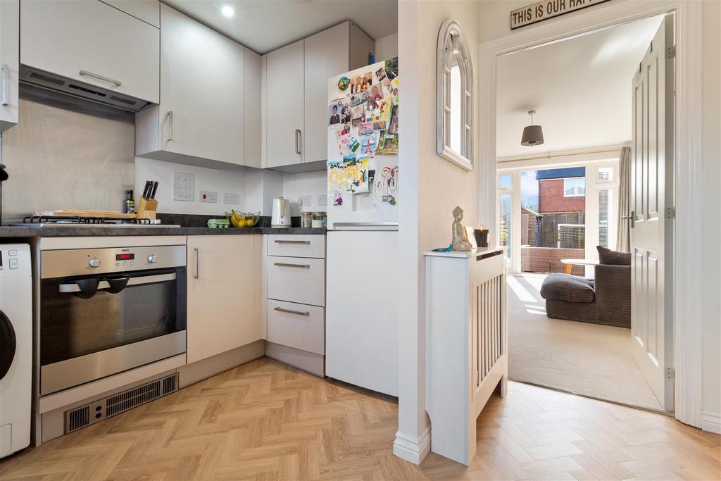 17 Oaksheath Gardens-004.jpg