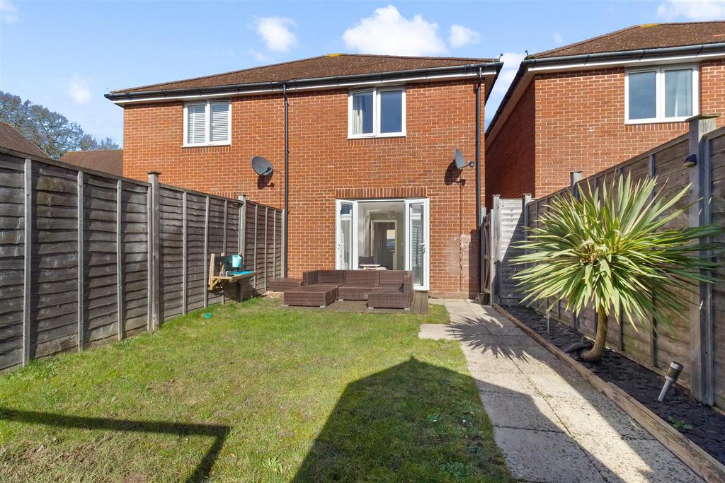 17 Oaksheath Gardens-013.jpg