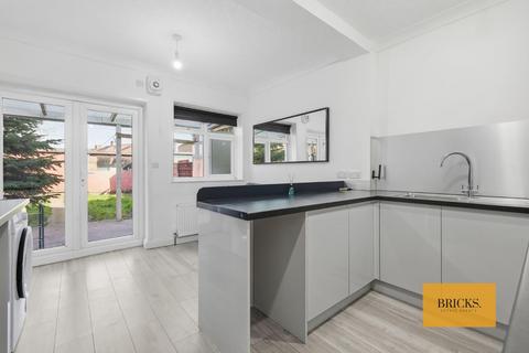 undefined, Stevens Road, Dagenham RM8