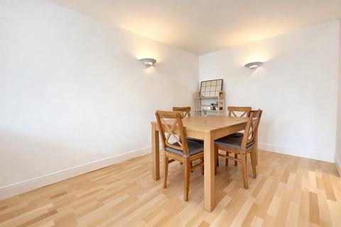 2 bedroom apartment for sale, Naylor Building West, London E1