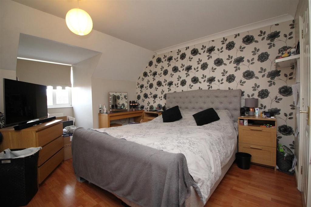 Bedroom 1 .JPG