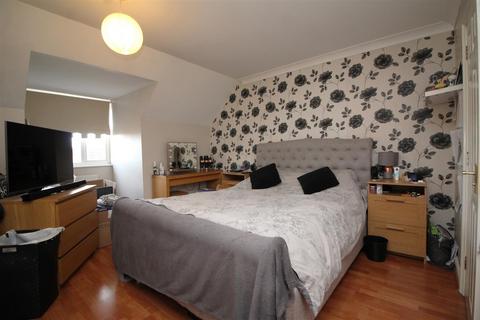 3 bedroom terraced house for sale, Tern Road, Hampton Hargate, Peterborough