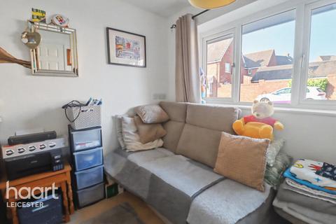 4 bedroom semi-detached house for sale, Masefield Place, LEICESTER