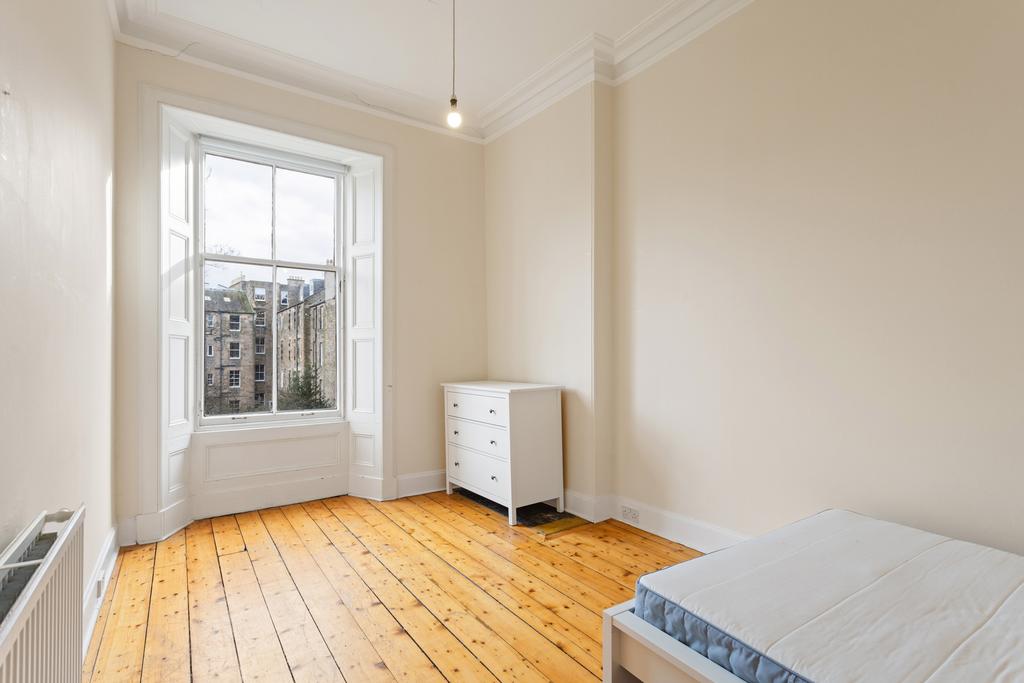 Double Bedroom 2 of 40 (Flat 7) Warrender Park...