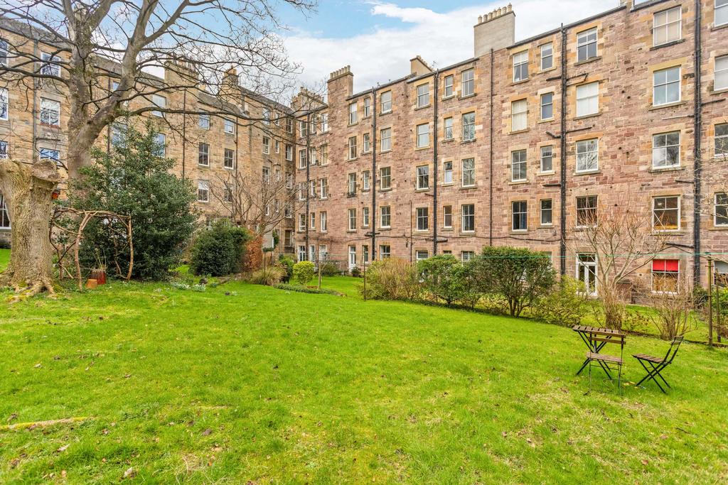 Communal Garden of 40 (Flat 7) Warrender Park...