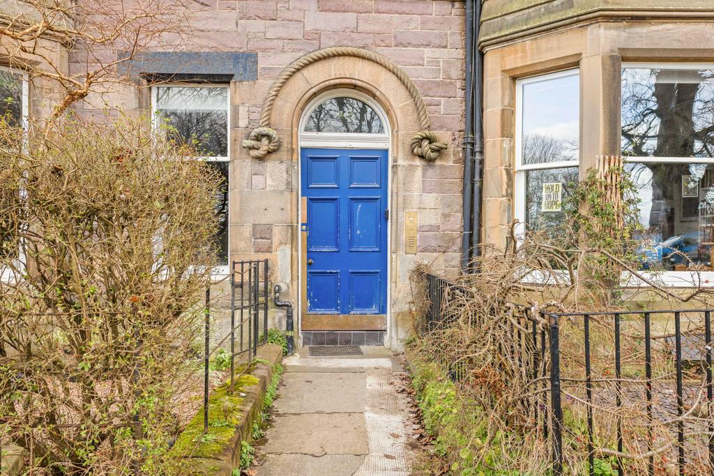 Entrance of 40 (Flat 7) Warrender Park Terrace
